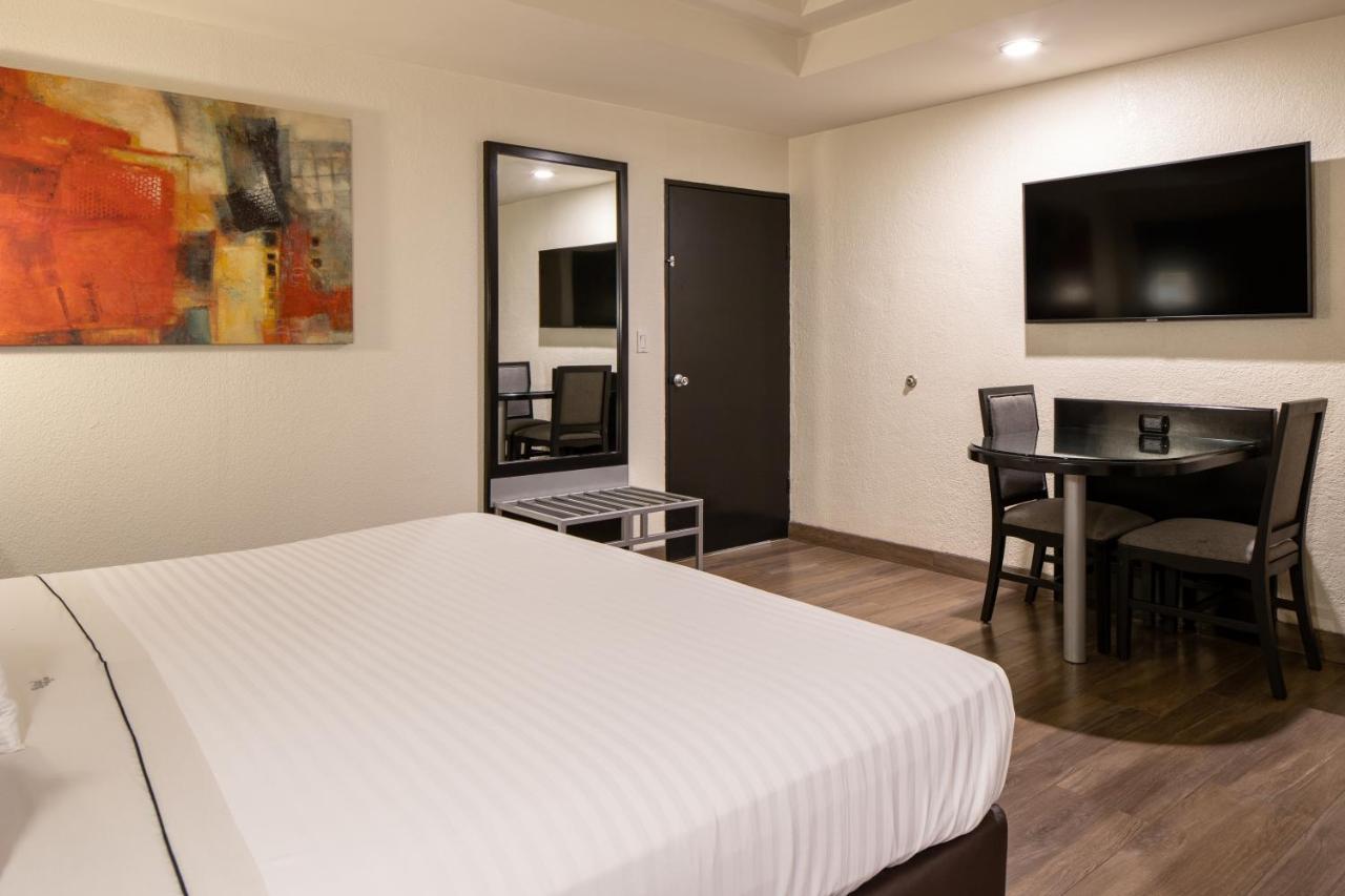 Astor Hotel
